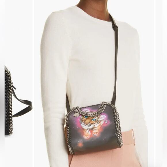 Stella McCartney Small Falabella Tiger Print Faux
Leather Tote mini - Picture 3 of 10